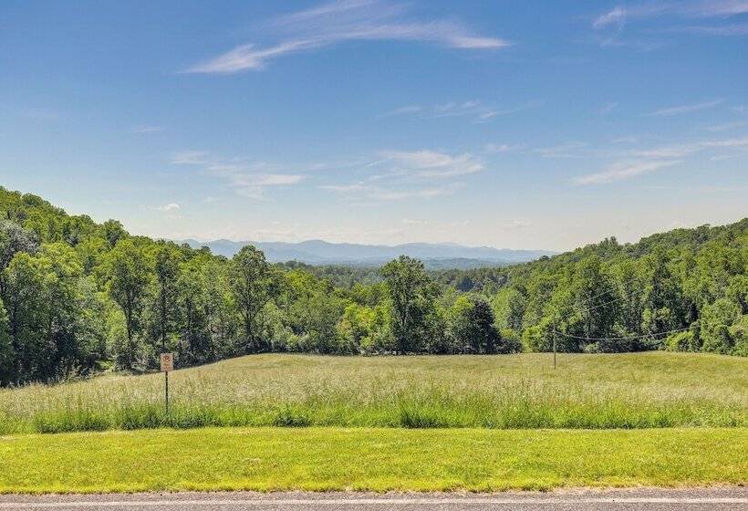 Weaverville Cottage: Fishing Pond & Mountain Views