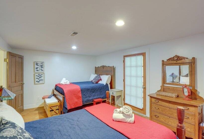 Weaverville Cottage: Fishing Pond & Mountain Views