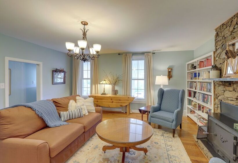 Weaverville Cottage: Fishing Pond & Mountain Views