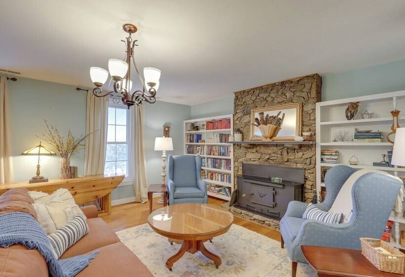 Weaverville Cottage: Fishing Pond & Mountain Views
