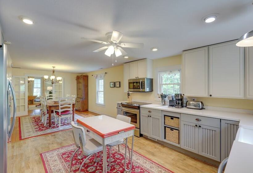 Weaverville Cottage: Fishing Pond & Mountain Views