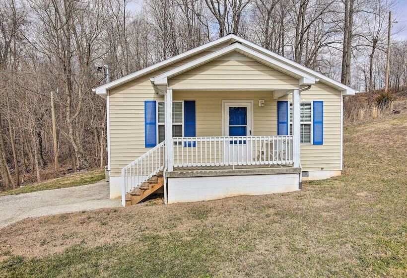 Welcoming Byrdstown Home: Walk To Main St!