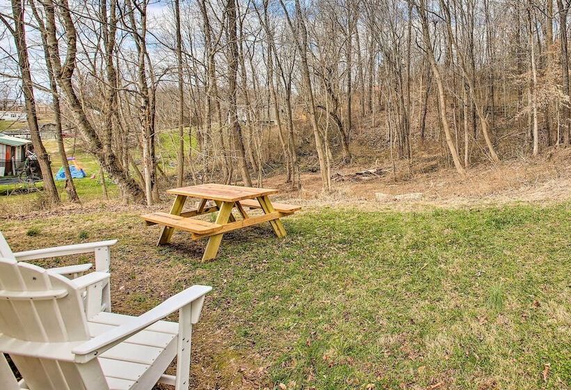 Welcoming Byrdstown Home: Walk To Main St!