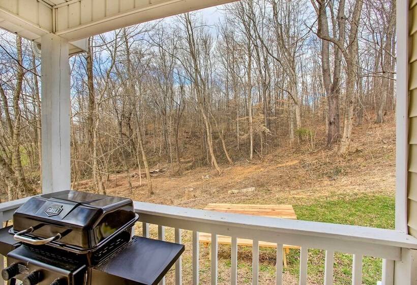 Welcoming Byrdstown Home: Walk To Main St!