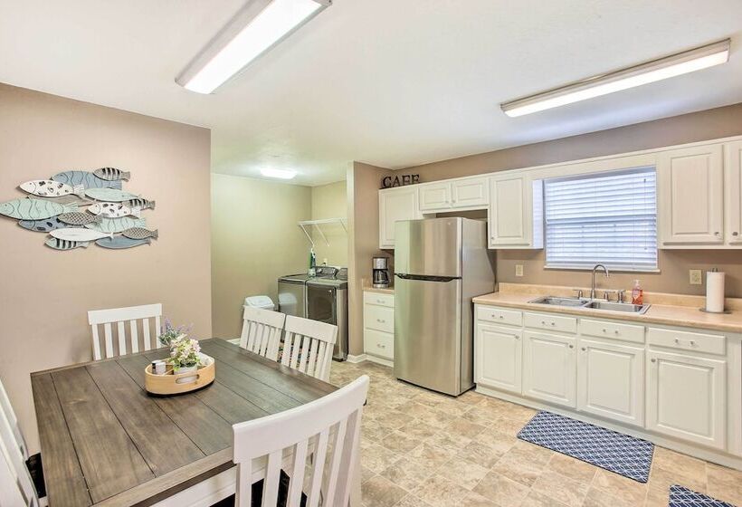 Welcoming Byrdstown Home: Walk To Main St!