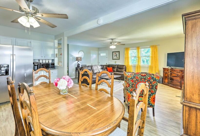 Welcoming Kentucky Home W/ Sprawling Views!