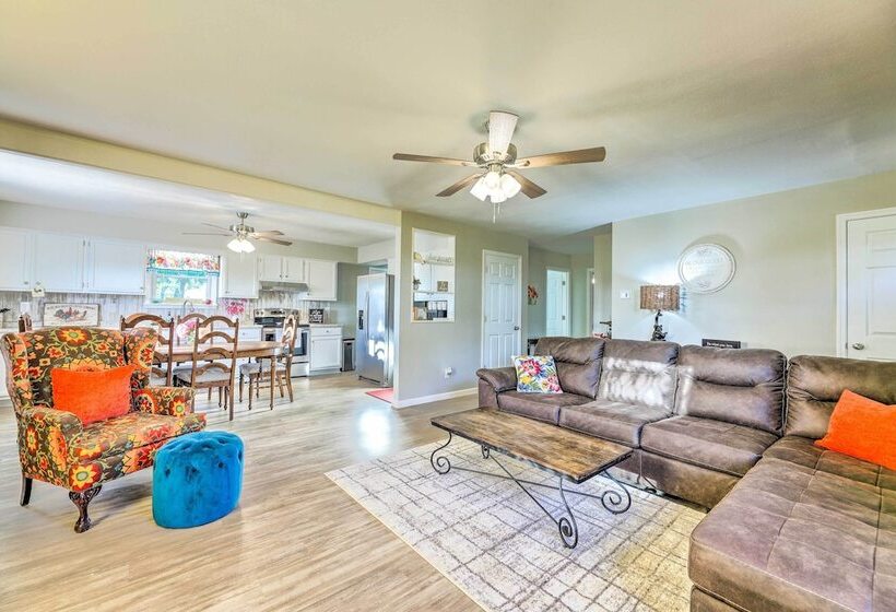 Welcoming Kentucky Home W/ Sprawling Views!