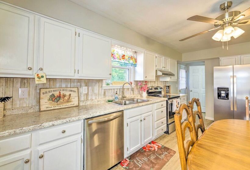 Welcoming Kentucky Home W/ Sprawling Views!