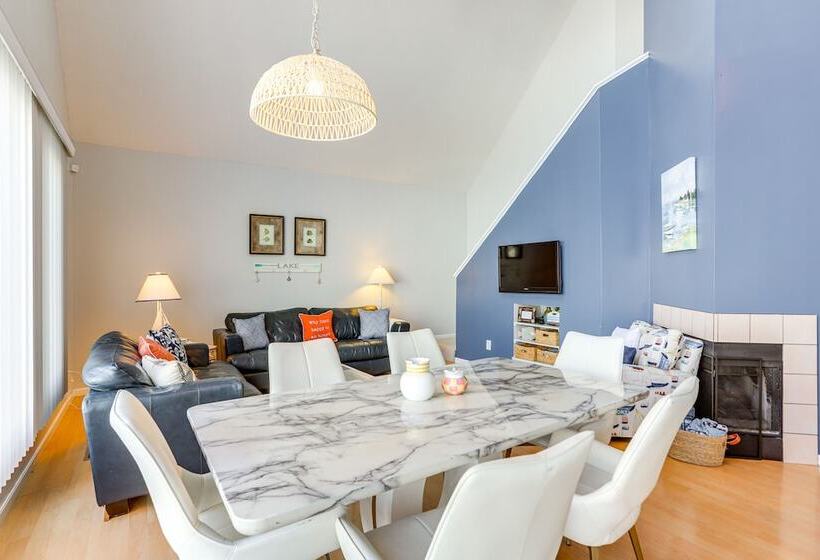 Welcoming Port Clinton Home W/ Private Deck!