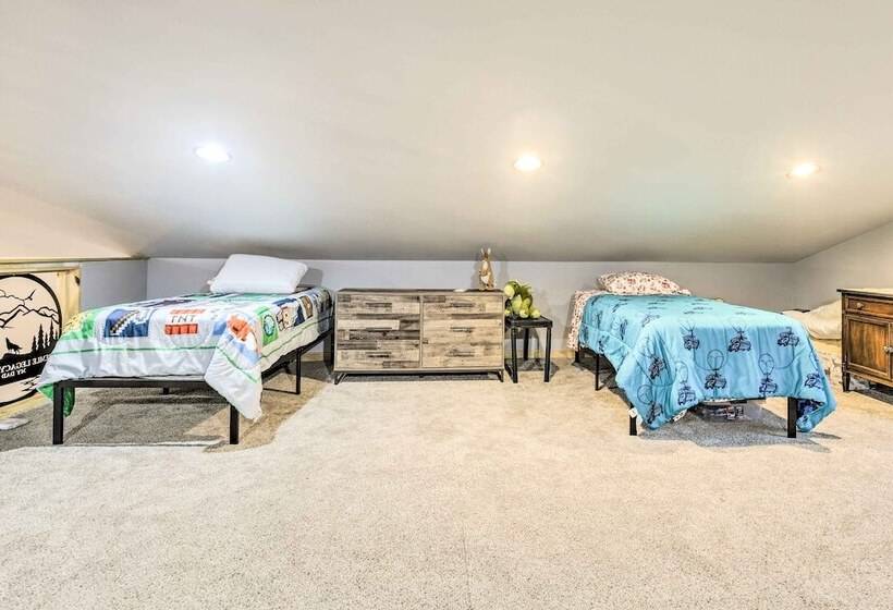 Welcoming Townsend Cabin: Hike, Fish & Relax!