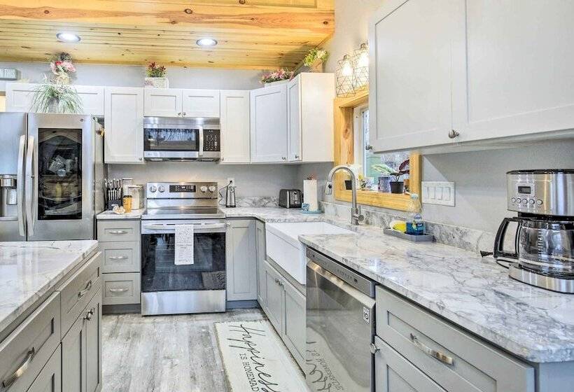 Welcoming Townsend Cabin: Hike, Fish & Relax!