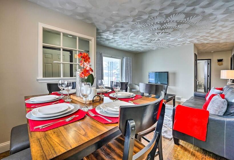 Westland Home ~ 20 Mi To Downtown Detroit!