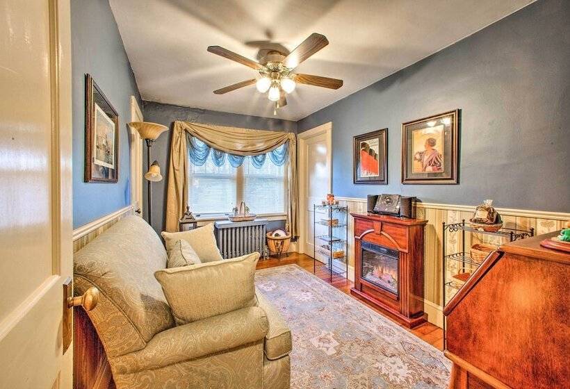 Whimsical Lancaster House W/porch, Near Amish Farm