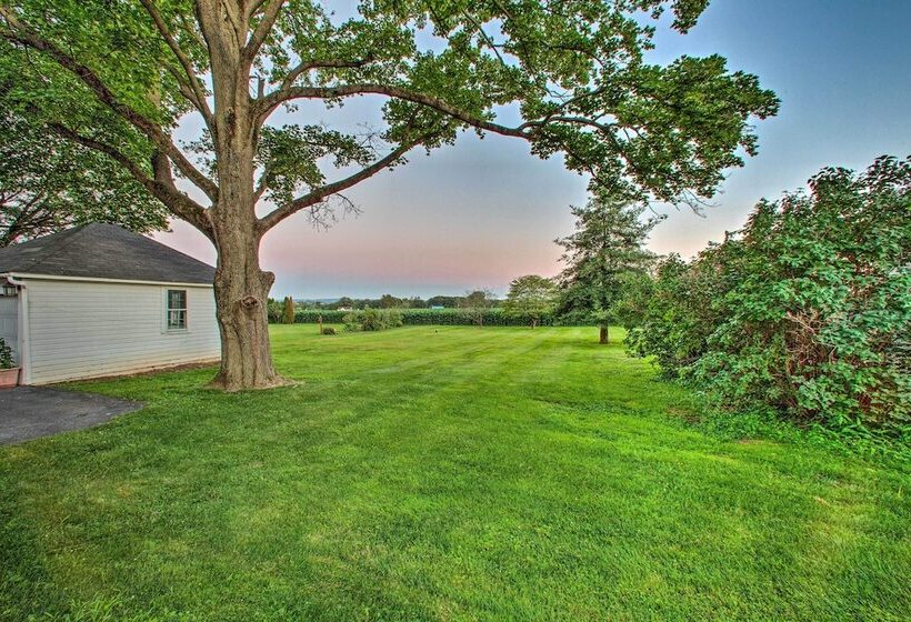 Whimsical Lancaster House W/porch, Near Amish Farm