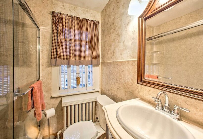 Whimsical Lancaster House W/porch, Near Amish Farm