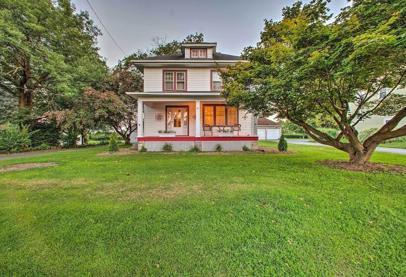 Whimsical Lancaster House W/porch, Near Amish Farm