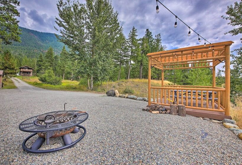 Wilderness Glamping: Eureka Tiny Home W/ Hot Tub!