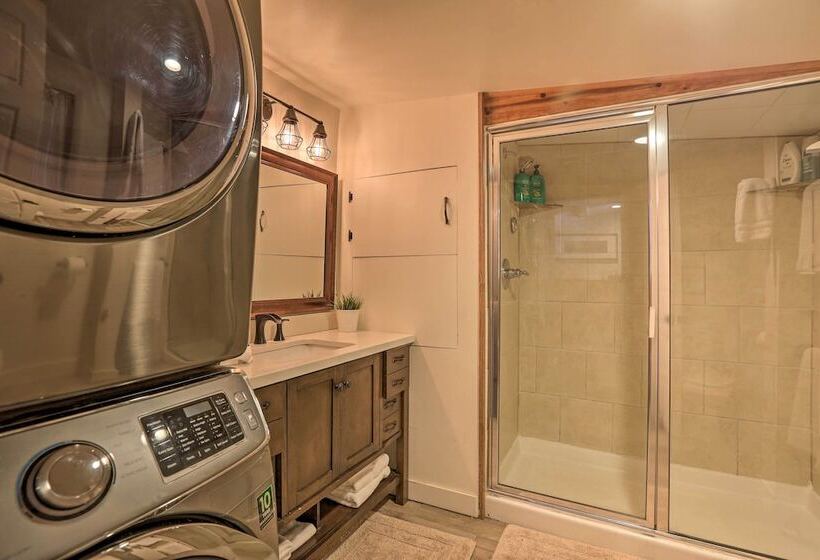 Wildmanor Ranch  Near Red Rocks W/ Hot Tub!