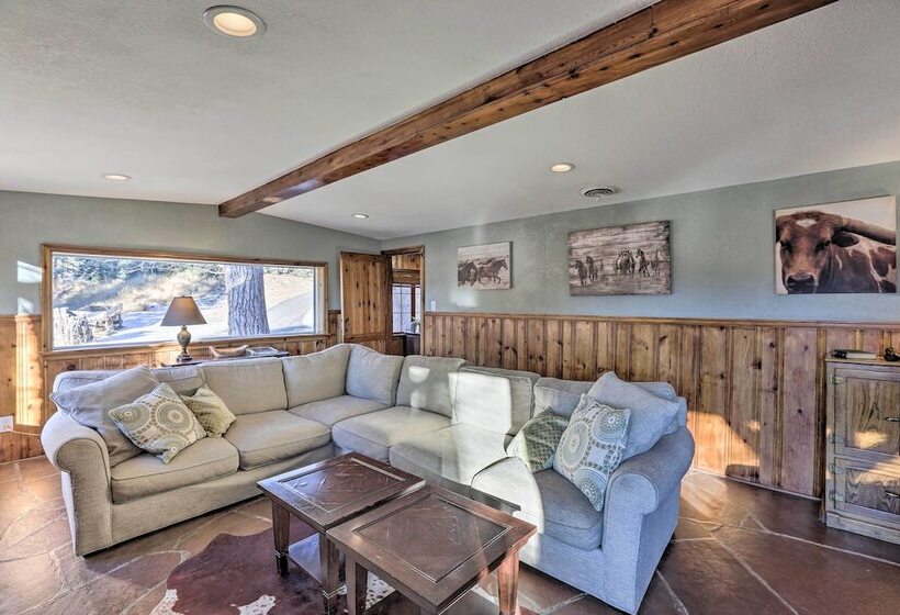 Wildmanor Ranch  Near Red Rocks W/ Hot Tub!