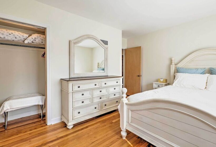 Williams Bay Retreat: Walk To Lake Geneva & Town!