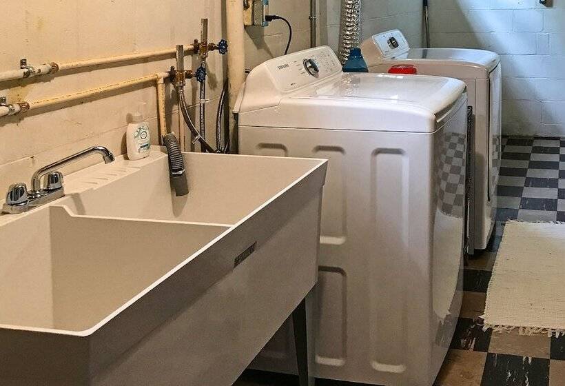 Williams Bay Retreat: Walk To Lake Geneva & Town!