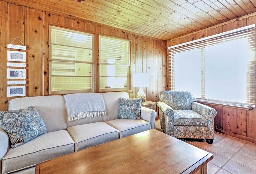 Williams Bay Retreat: Walk To Lake Geneva & Town!