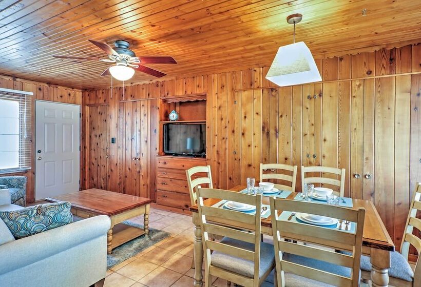 Williams Bay Retreat: Walk To Lake Geneva & Town!