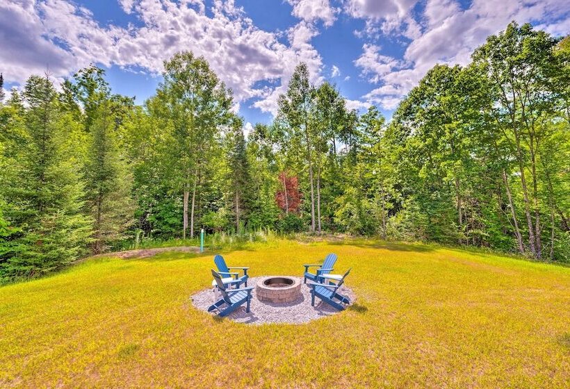 Peaceful North Haverhill Haven W/ Wood Fire Pit