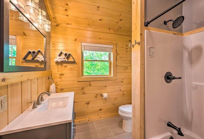 Peaceful North Haverhill Haven W/ Wood Fire Pit