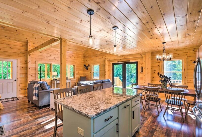 Peaceful North Haverhill Haven W/ Wood Fire Pit