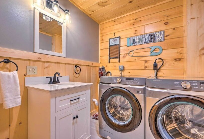 Peaceful North Haverhill Haven W/ Wood Fire Pit