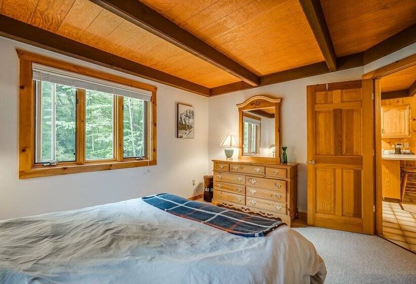 Woodsy Cabin W/ Fire Pit ~ 8 Mi To Mount Snow