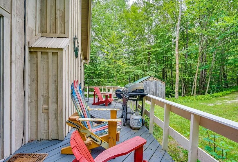 Woodsy Cabin W/ Fire Pit ~ 8 Mi To Mount Snow