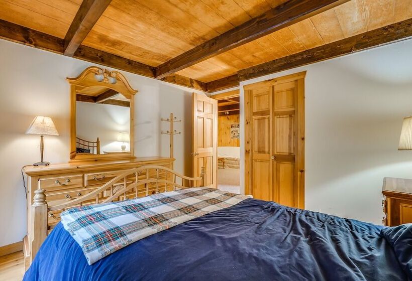 Woodsy Cabin W/ Fire Pit ~ 8 Mi To Mount Snow