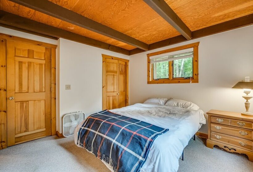 Woodsy Cabin W/ Fire Pit ~ 8 Mi To Mount Snow