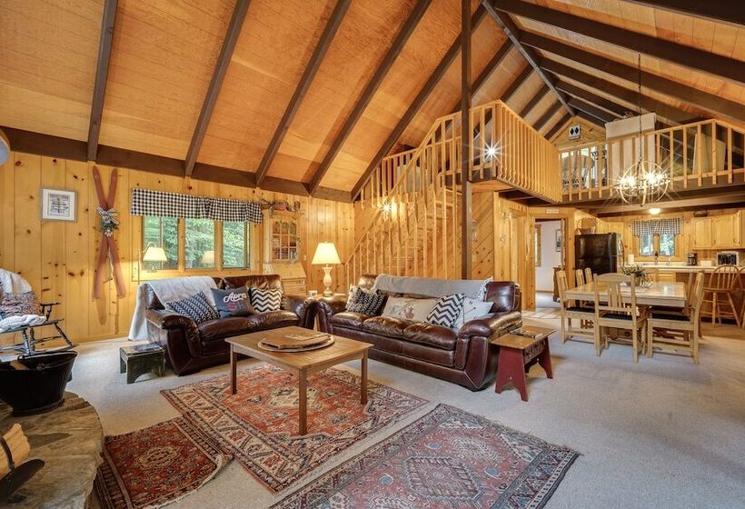 Woodsy Cabin W/ Fire Pit ~ 8 Mi To Mount Snow