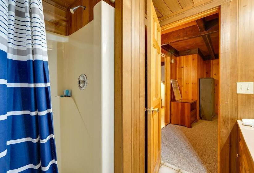 Woodsy Cabin W/ Fire Pit ~ 8 Mi To Mount Snow