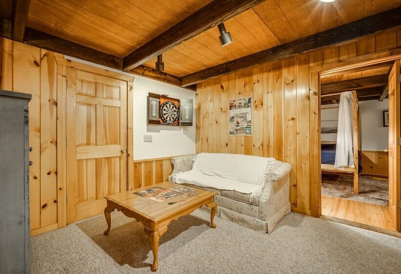 Woodsy Cabin W/ Fire Pit ~ 8 Mi To Mount Snow