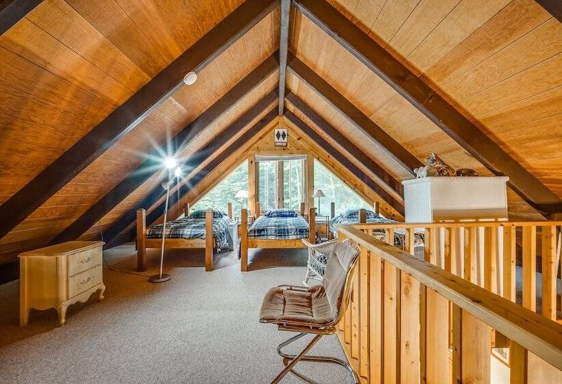 Woodsy Cabin W/ Fire Pit ~ 8 Mi To Mount Snow