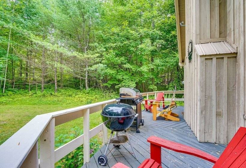 Woodsy Cabin W/ Fire Pit ~ 8 Mi To Mount Snow