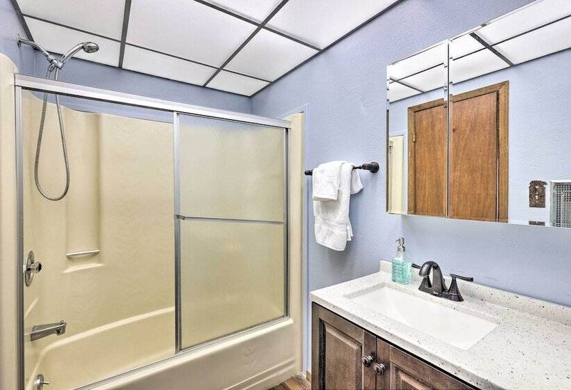 4 Season Family Retreat ~ 2 Mi To Ski Resort!