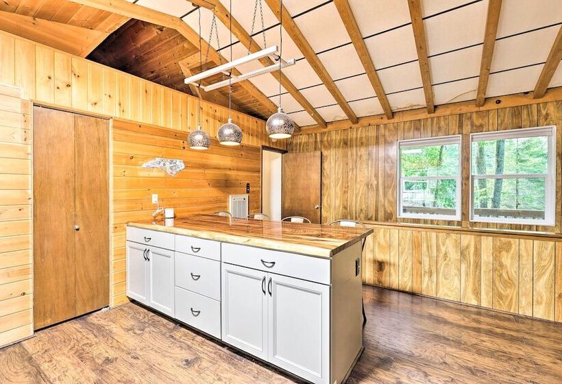 4 Season Family Retreat ~ 2 Mi To Ski Resort!