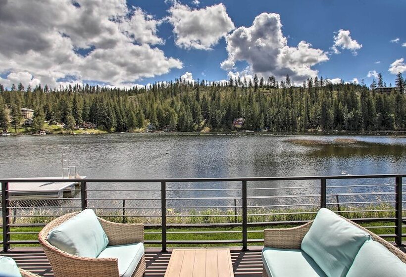 A Contemporary Dream: Lakefront Rathdrum Oasis!