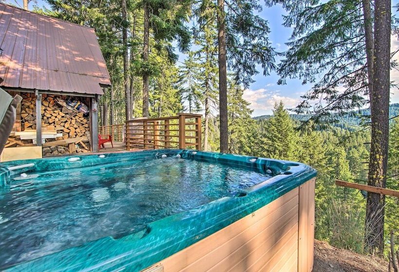 Alpine Retreat W/ Hot Tub & Mountain Views!