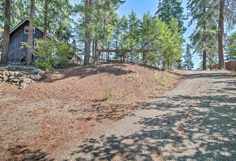 Alpine Retreat W/ Hot Tub & Mountain Views!