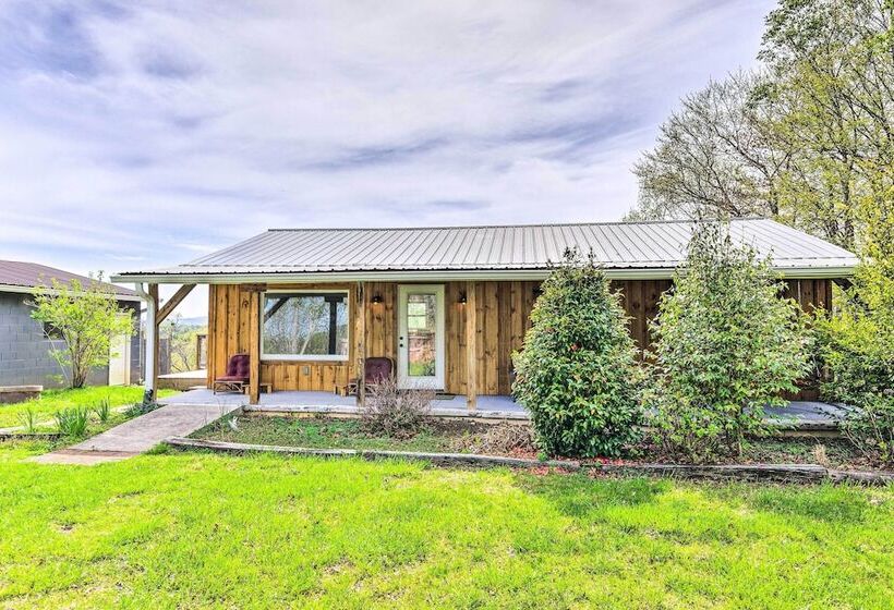 Amenity Packed Nebo Oasis W/ Deck & Mtn Views