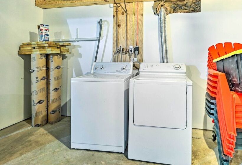 Andover Cabin Retreat W/ Hot Tub & Fireplace!