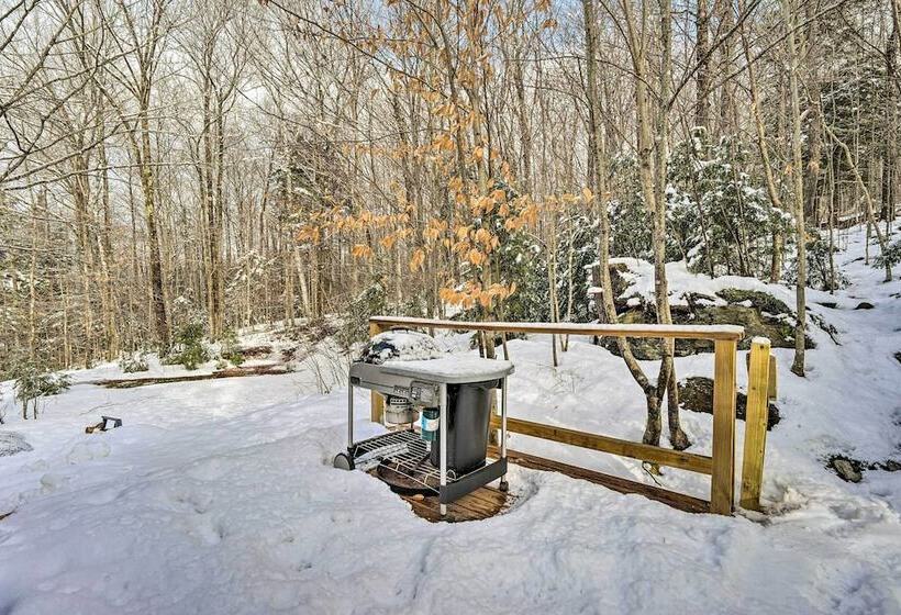 Andover Cabin Retreat W/ Hot Tub & Fireplace!