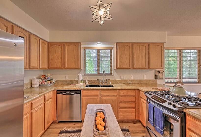 Near Hiking + Wineries: Arnold Cabin W/ Deck!