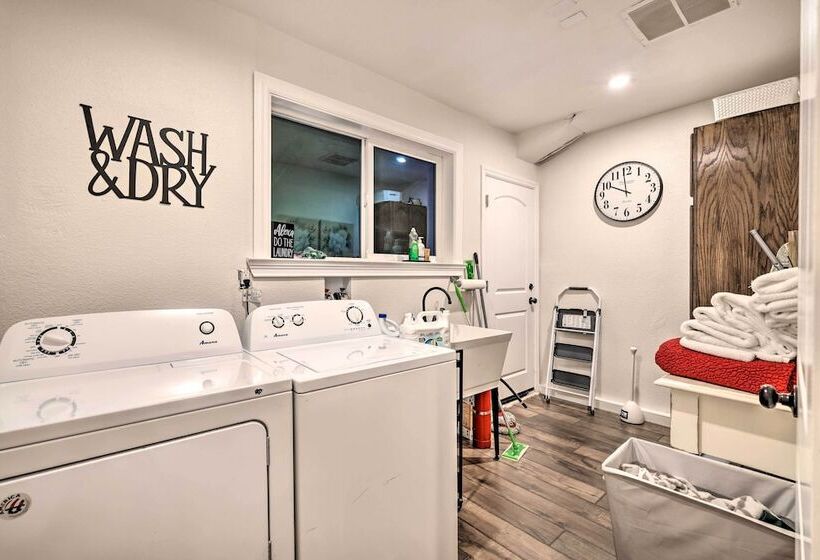 Private Hot Tub, Fire Pit + Swingset: Arnold Home